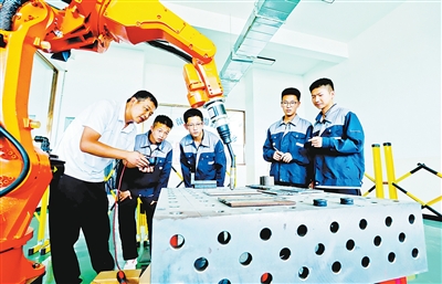 至慧策略 学过硬技能 铸大国重器（深聚焦）