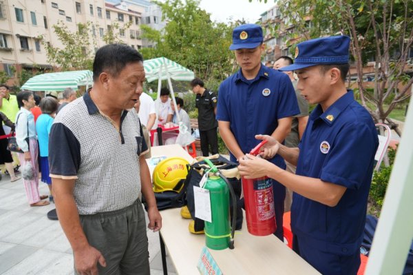恒正网配资 平安守护，暖心相伴，普陀开展消防安全宣传活动