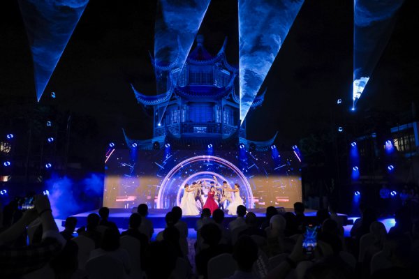 汇盈配资 七宝古镇上演“光闵秀带”首秀